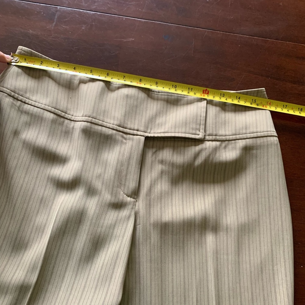 Woman’s suit - Picture 13 of 16